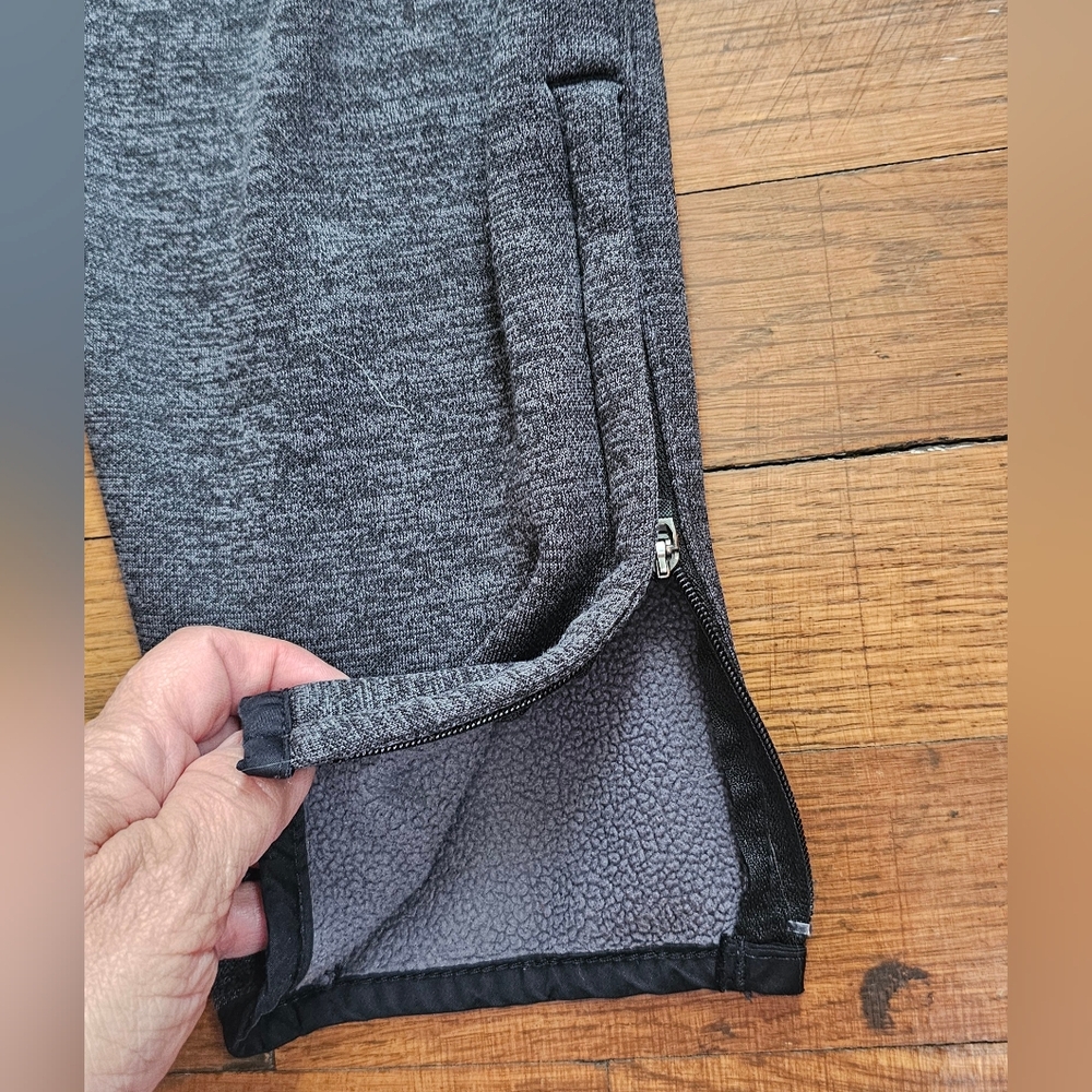 Boys Fleece Lined Umbro Athletic Pants - Picture 3 of 8